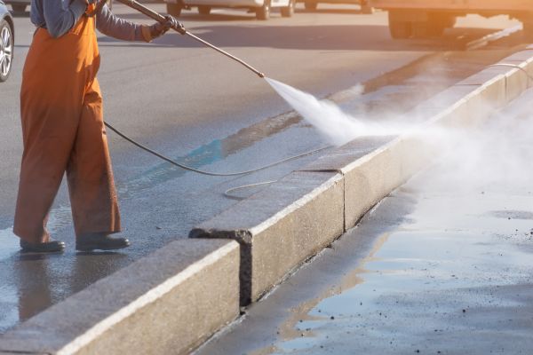 Cost of Commercial Concrete Cleaning in Encinitas