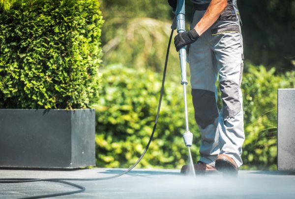 Cost of Concrete Pressure Washing in Encinitas