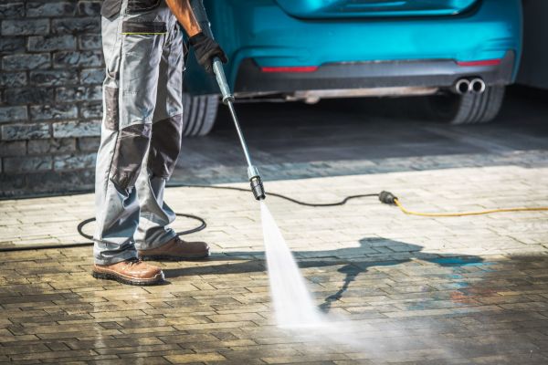 Cost of Driveway Pressure Washing in Encinitas