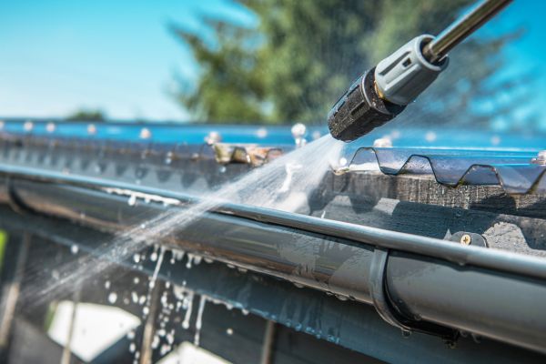 Cost of Gutter Pressure Washing in Encinitas