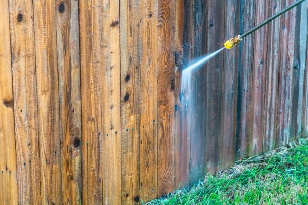 Cost of Fence Washing in Encinitas