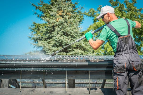 Cost of Gutter Power Washing in Encinitas