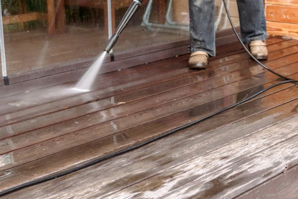 Cost of Pool Deck Power Washing in Encinitas