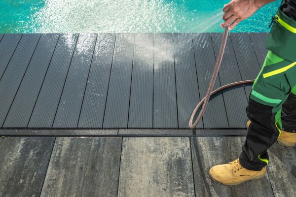 Cost of Pool Area Pressure Cleaning in Encinitas