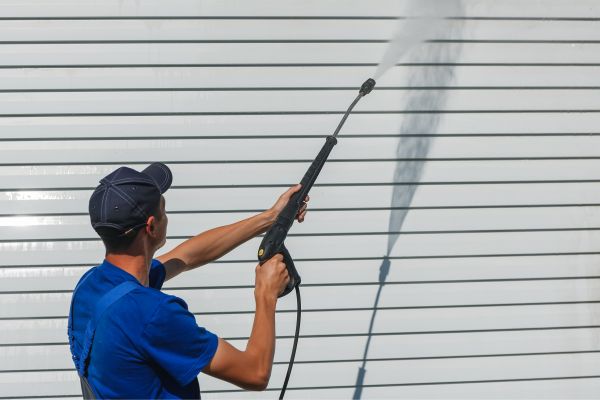 Cost of Exterior Building Cleaning in Encinitas