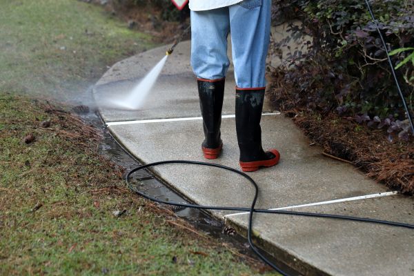 Cost of Sidewalk Pressure Cleaning in Encinitas