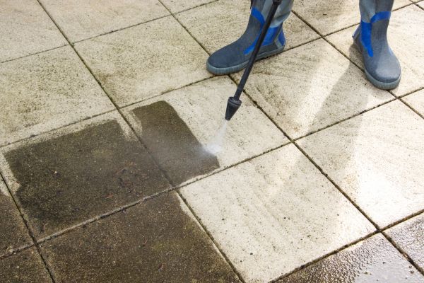 Cost of Outdoor Concrete Cleaning in Encinitas