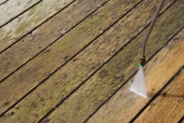 Cost of Deck Mold Removal in Encinitas