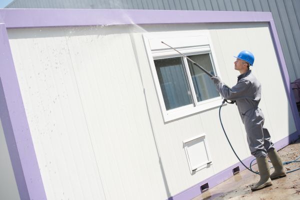 Cost of Apartment Pressure Washing in Encinitas