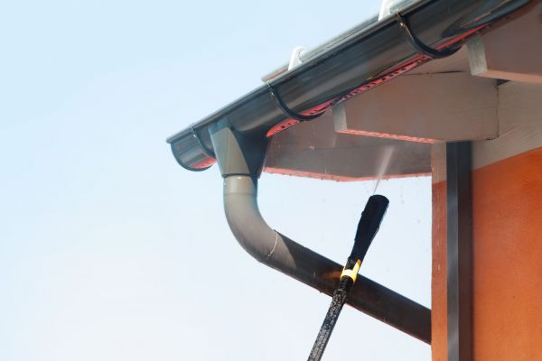 Cost of Eaves Power Washing in Encinitas